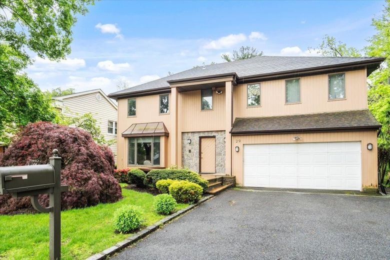 29 Sunset Road S