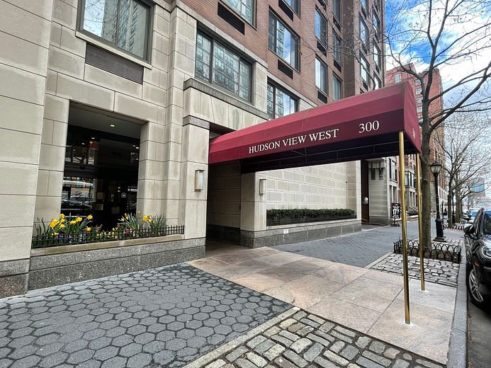 300 Albany Street #3H