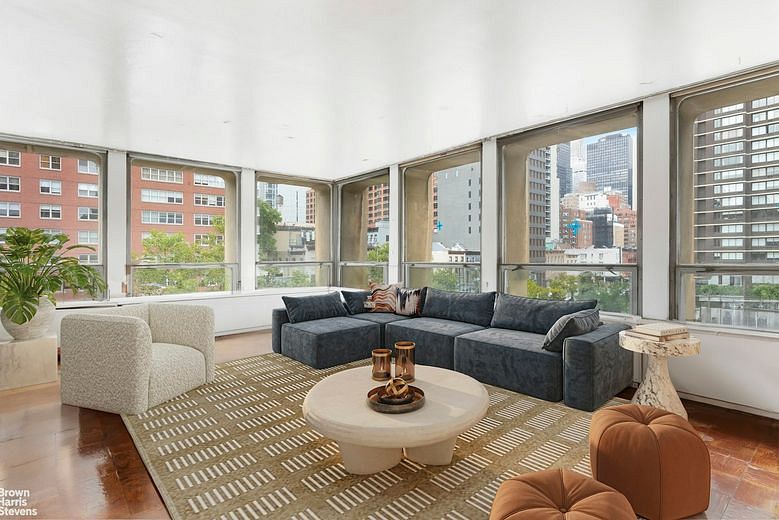 300 East 33rd Street #2KL