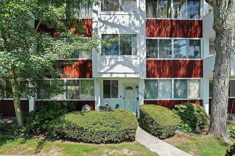 304 Tallwood Drive #304