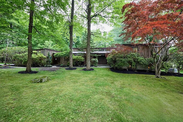 31 Greenlawn Road