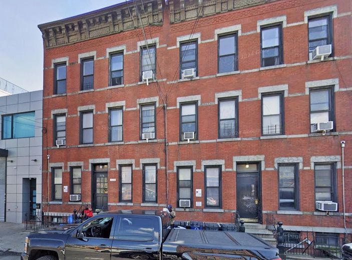 3134-3136 Greenpoint Avenue