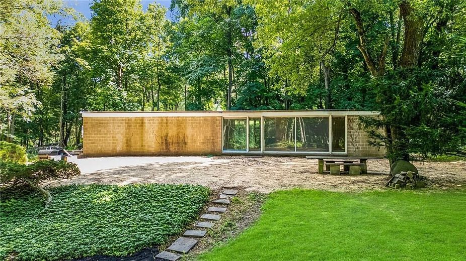 319 Pound Ridge Road