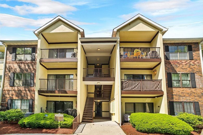 32 Huntington Circle #(Building 