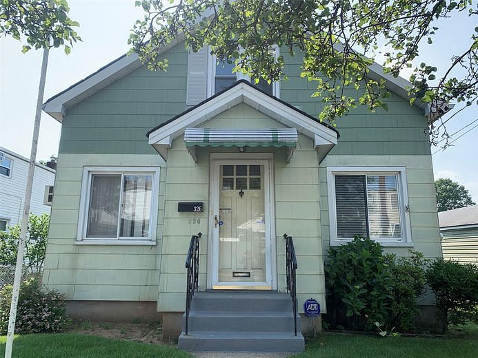 326 Oakley Avenue