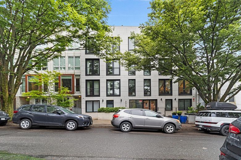 334 22nd Street #2B