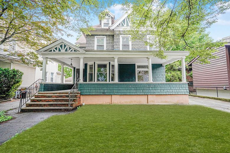 335 E 18th Street