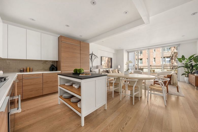 337 East 62nd Street #TOWNHOUSE 1A