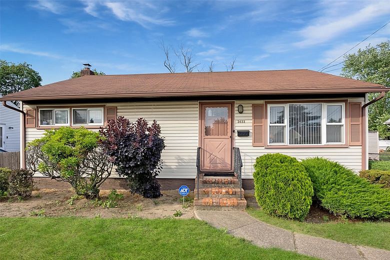 3422 Great Neck Road