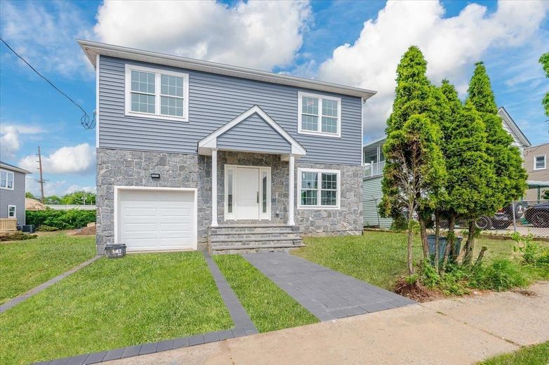 344 Bayview Avenue