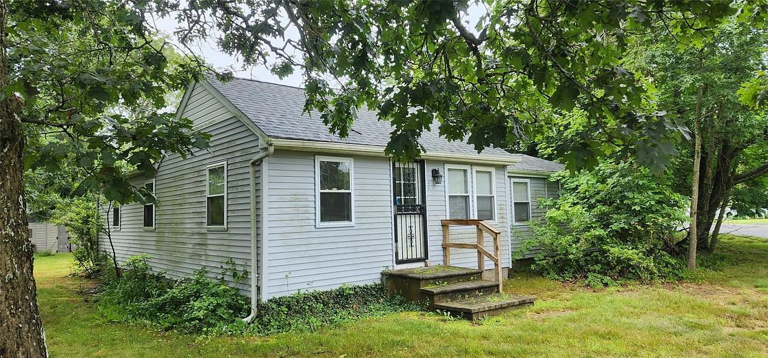 344 Elm Road W