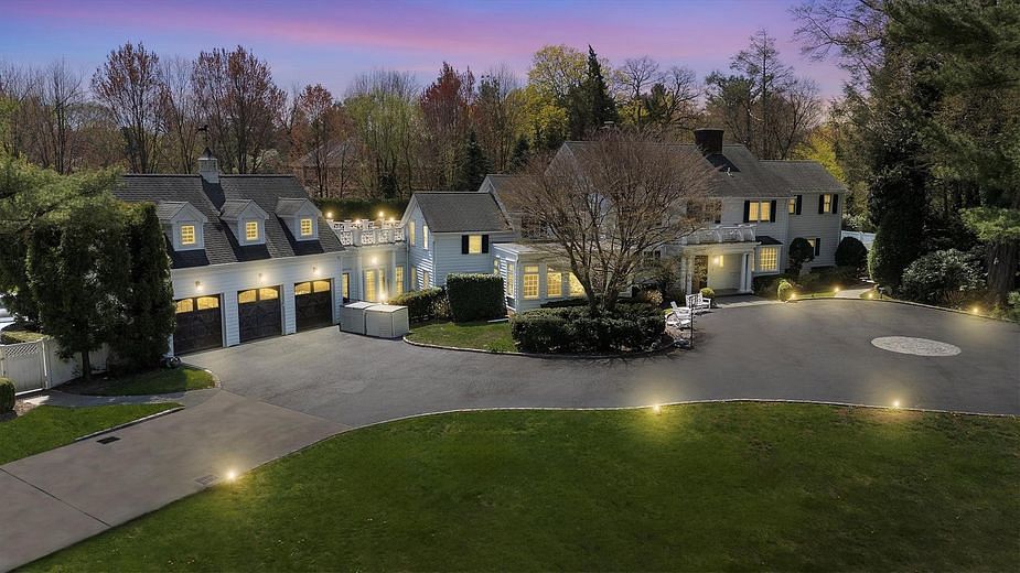 35 Hoaglands Lane