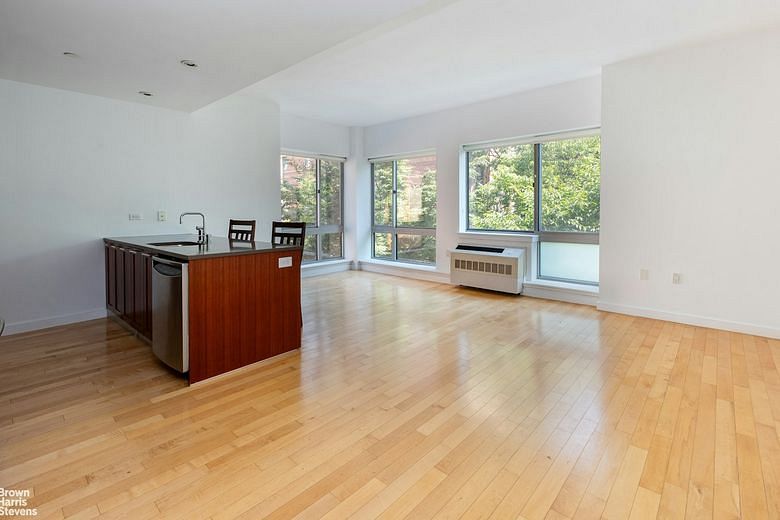 3585 Greystone Avenue #3DE