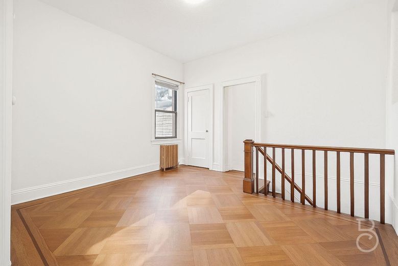 36-13 10th Street