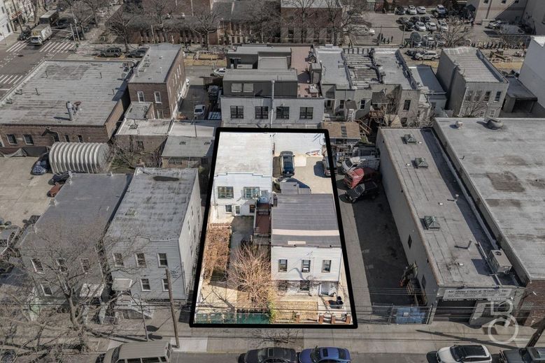 36-15 10th Street