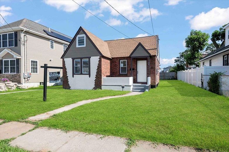36 Underhill Avenue