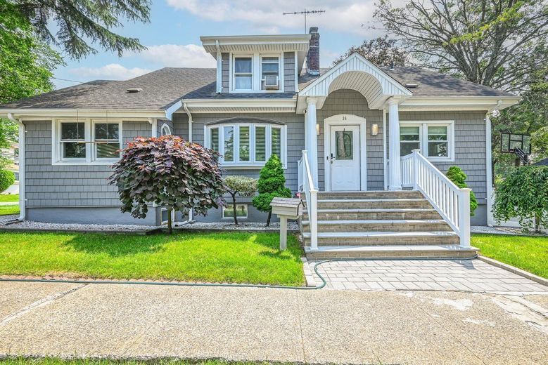 36 W Saint Marks Place
