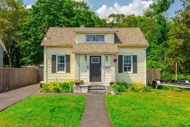 37 Andrew Avenue