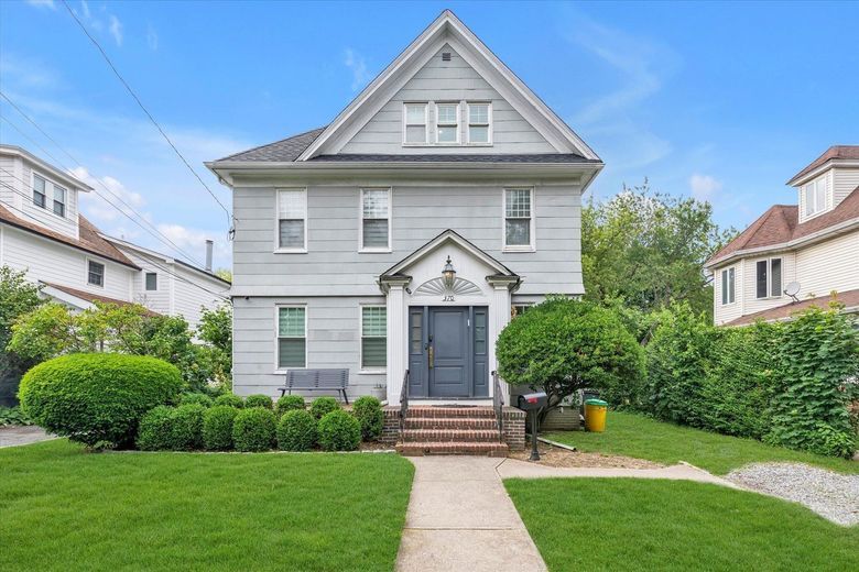 370 Summit Avenue