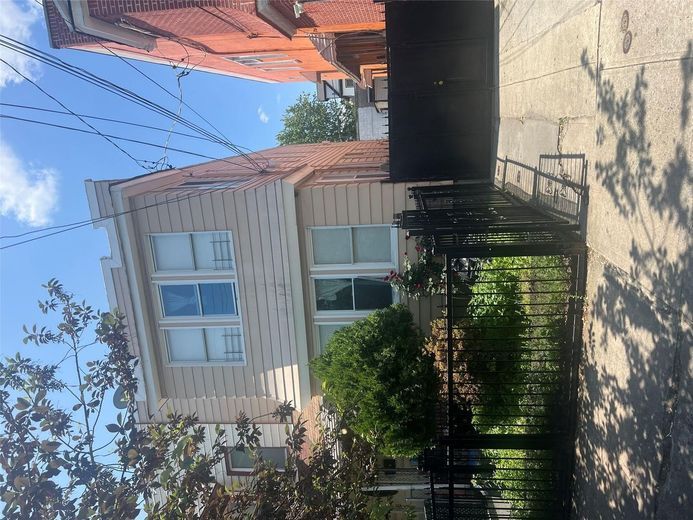 3758 100th Street