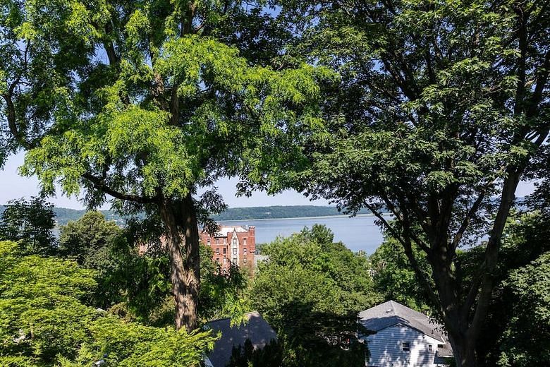 38 Oliphant Avenue #7