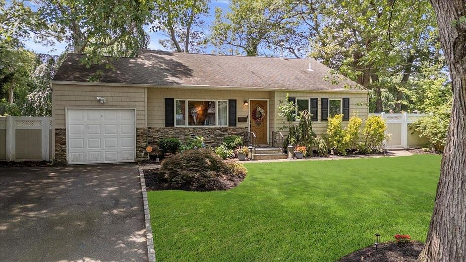 39 Foxwood Drive E