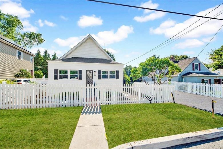4 Cedar Street