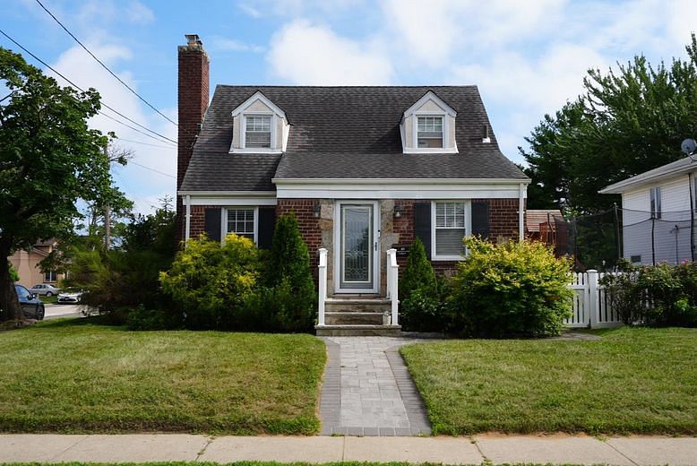 40 Hendrickson Avenue