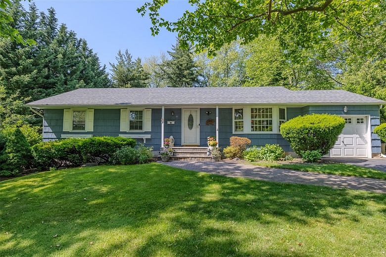 40 Panorama Drive