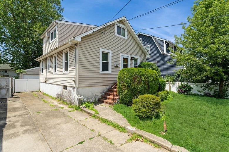 405 Hamilton Avenue