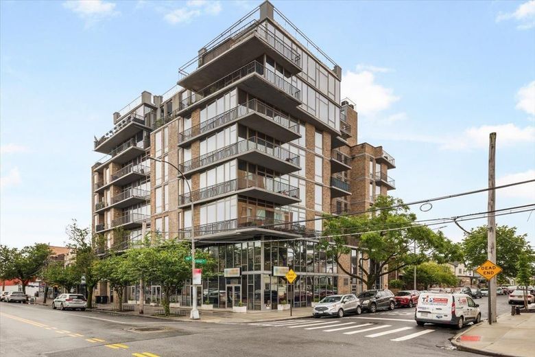 412 Kings Highway #6C