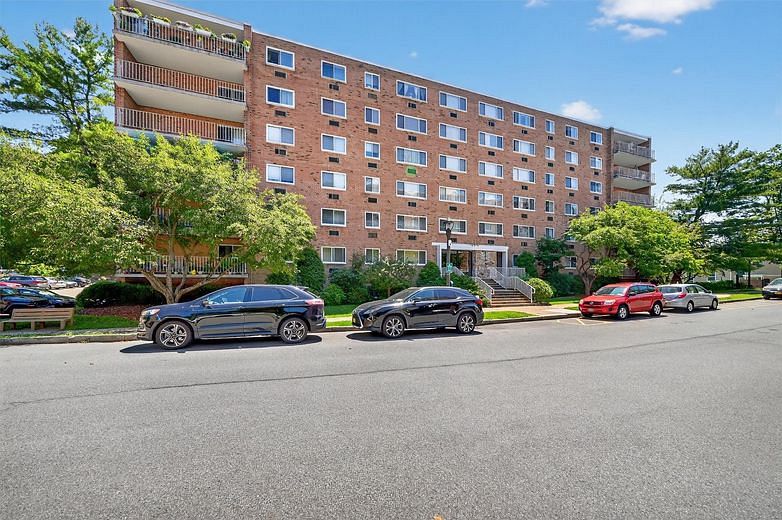 414 Benedict Avenue #5B