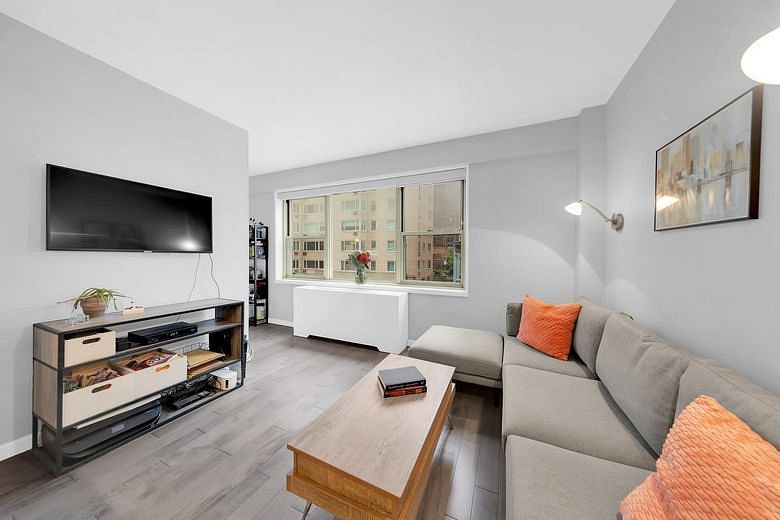 415 East 52nd Street #2AC