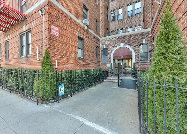 42-52 Layton Street #3H