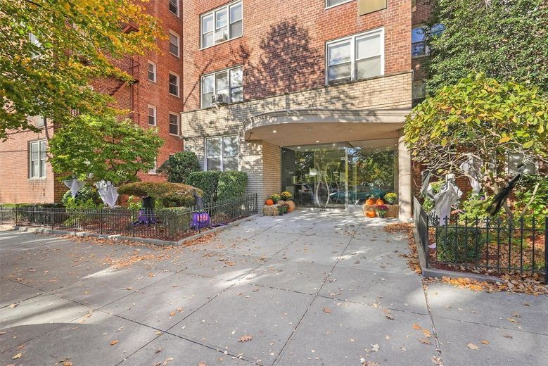 4295 Webster Avenue #1D