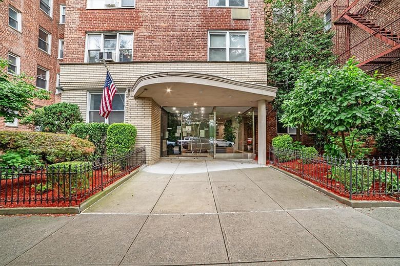 4295 Webster Avenue #5J