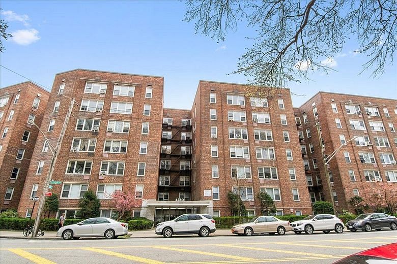 4320 E Van Cortlandt Park E #5E