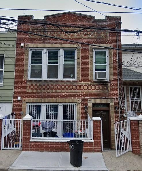 439 Forbell St