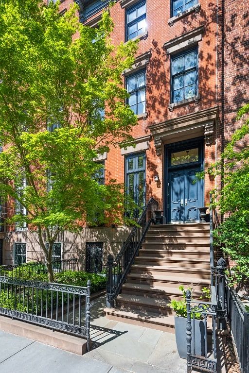 439 West 21st Street