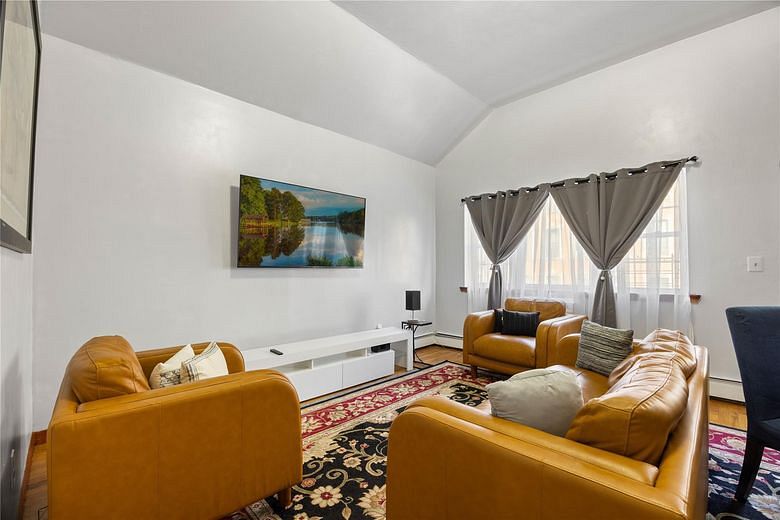 442 E 136th Street