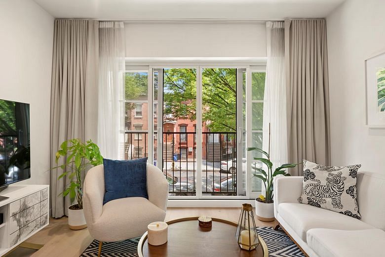 442 Pulaski Street #2F