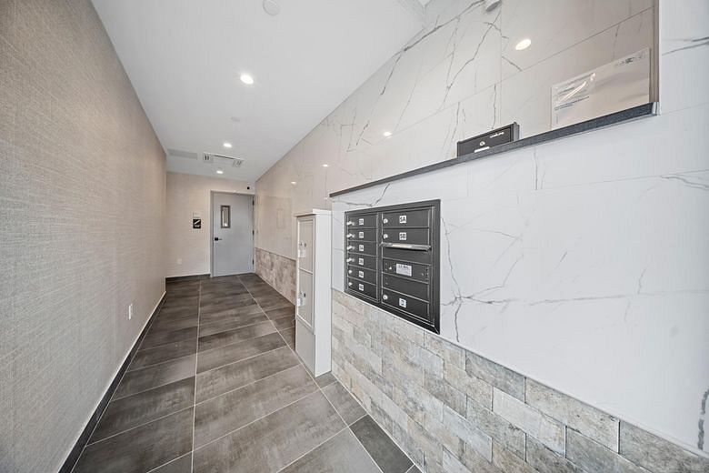 46-40 Vernon Boulevard #2A