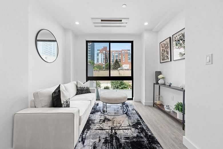 46-40 Vernon Boulevard #2B