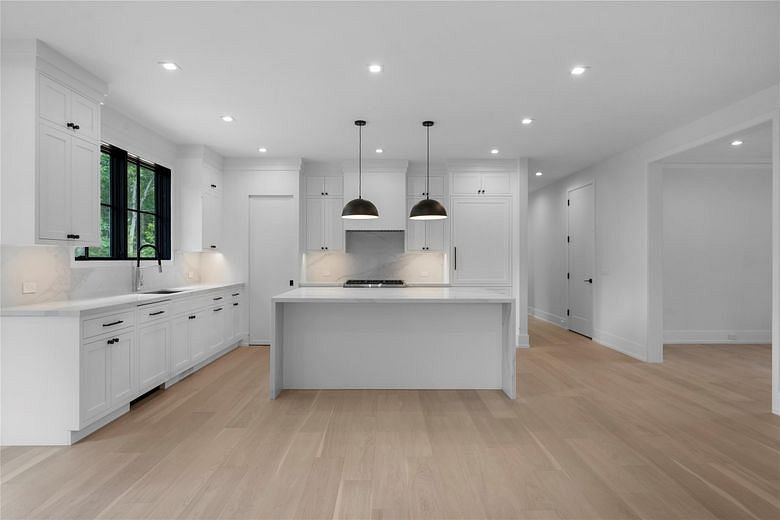 466 Montauk Highway