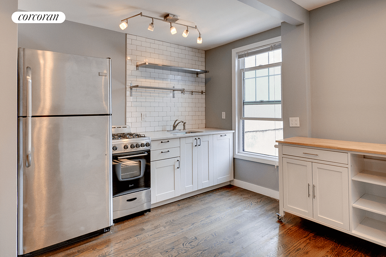 475 Van Buren Street