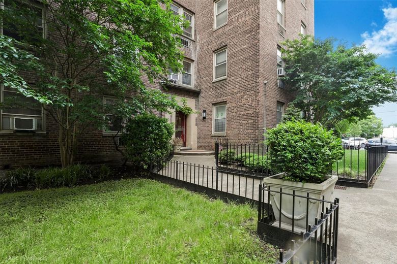 48-56 44th St #2H