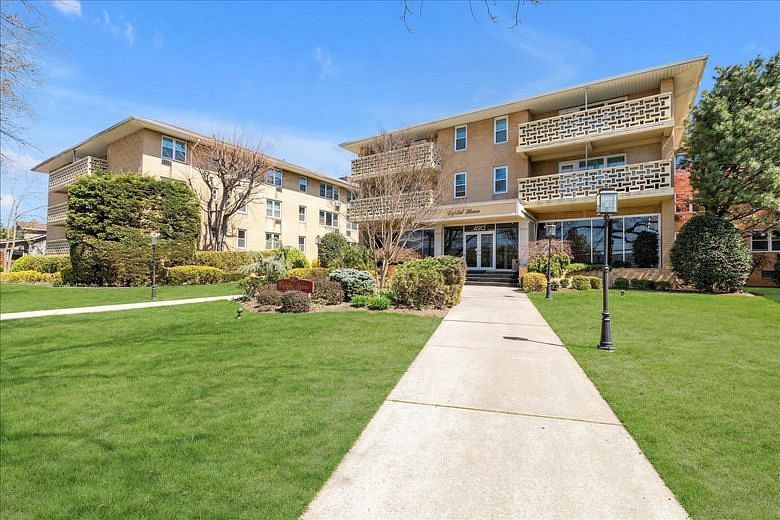 490 Atlantic #330