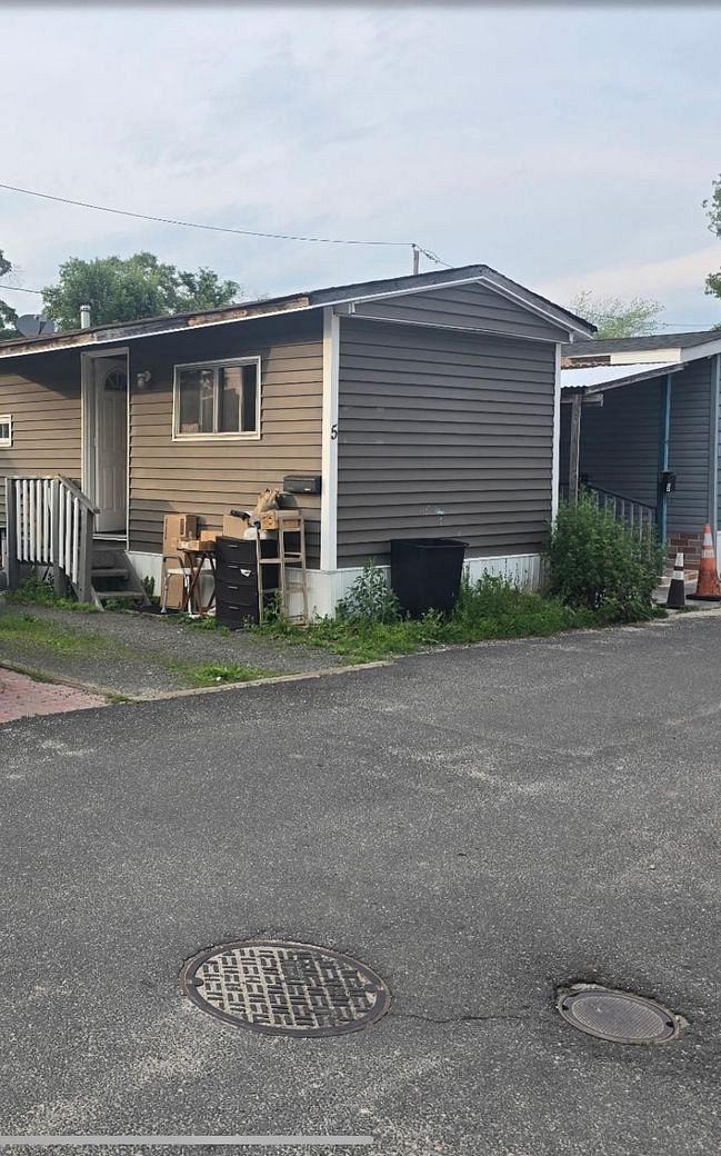 5 Birch Place