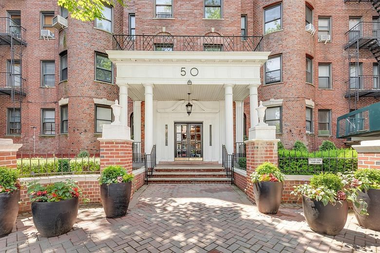 50 Lefferts Avenue #4F