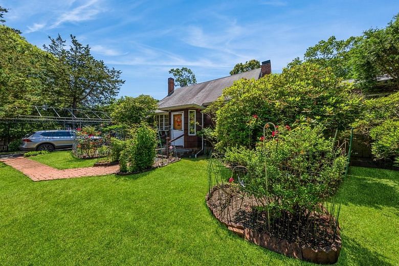 51 W Donellan Road